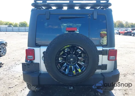 2012 Jeep Wrangler Unlimited Sport z USA, uszkodzony, nr VIN 1C4HJWDG0CL189603